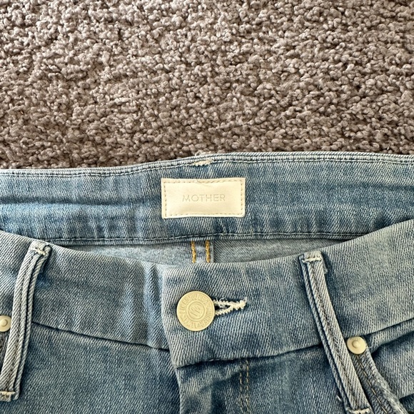 MOTHER Looker Ankle Fray Jeans - Picture 3 of 10